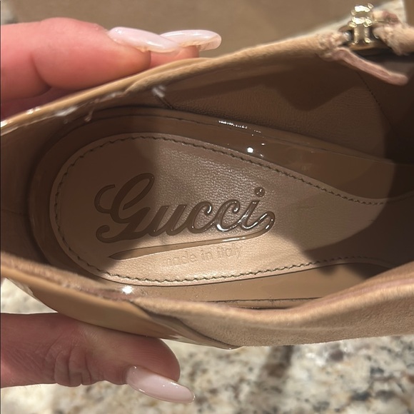 Gucci
Suede Pumps
Women's Size: 38 - Picture 3 of 5